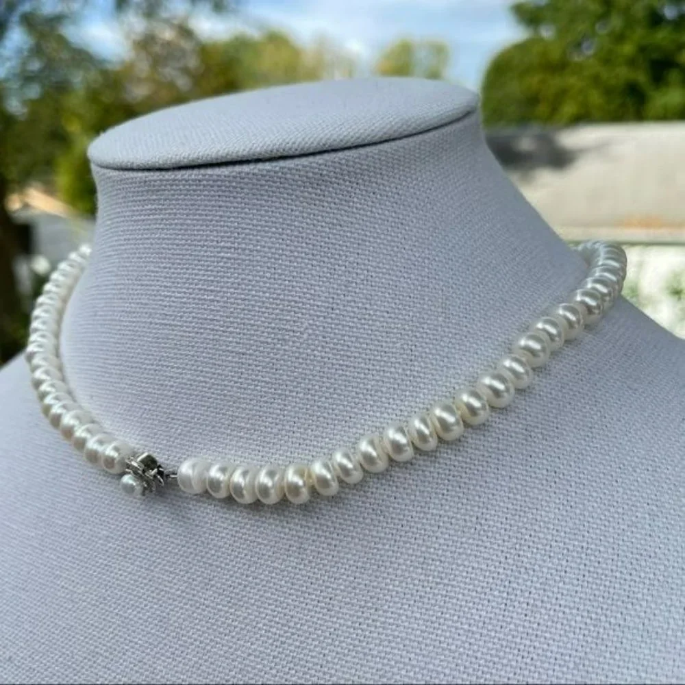 925 Sterling‎ Silver White Freshwater Pearl Necklace With Flower Shaped Clasp